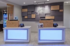 Holiday Inn Express & Suites Fayetteville by IHG