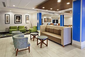 Holiday Inn Express & Suites Fayetteville by IHG
