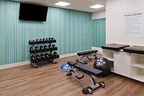 Holiday Inn Express & Suites Fayetteville by IHG