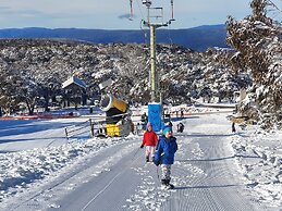 SNOWED INN apartment