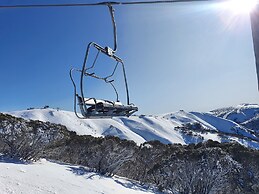 SNOWED INN apartment