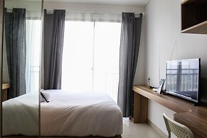 Minimalist and New Furnished Studio Apartment at Springwood Residence