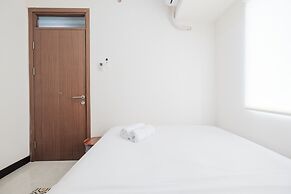 Minimalist and Comfy Studio Green Lake View Apartment