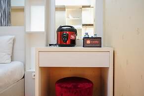 Minimalist and Comfy Studio Green Lake View Apartment