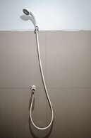 Stylish and Posh Studio Baileys Apartment