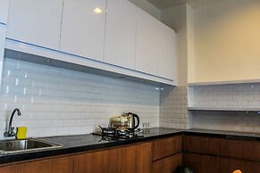 Homey and Warm 3BR Apartment at Ambassade Residences