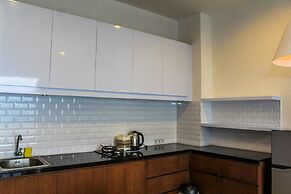 Homey and Warm 3BR Apartment at Ambassade Residences