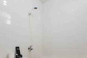 Beautiful and Comfy 1BR at Bassura City Apartment