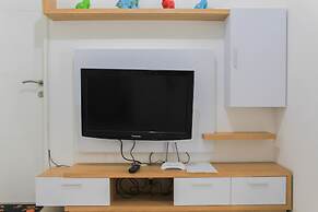 Beautiful and Comfy 1BR at Bassura City Apartment