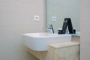 Best Price Studio Apartment at Gold Coast