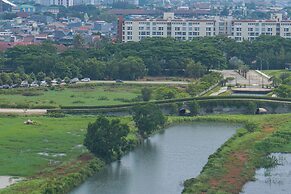 Fully Furnished Studio at Green Park View Apartment