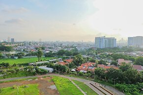 Fully Furnished and Comfortable 2BR Green Pramuka Apartment