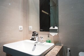 Cozy and Tranquil Studio Menteng Park Apartment