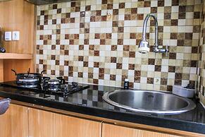 Comfortable and Fully Furnished 1BR Green Pramuka Apartment