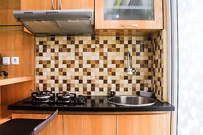 Comfortable and Fully Furnished 1BR Green Pramuka Apartment