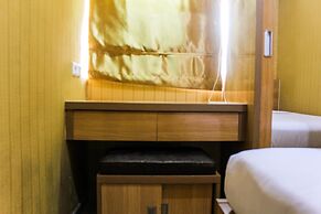 Comfortable and Fully Furnished 1BR Green Pramuka Apartment