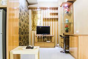 Comfortable and Fully Furnished 1BR Green Pramuka Apartment
