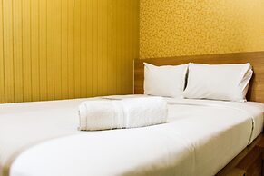 Comfortable and Fully Furnished 1BR Green Pramuka Apartment