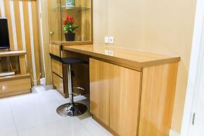 Comfortable and Fully Furnished 1BR Green Pramuka Apartment