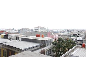 Minimalist 3BR Gateway Cicadas Ahmad Yani Apartment