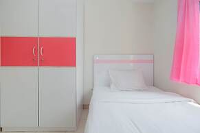 Pool View 2BR Apartment @ Springlake Summarecon