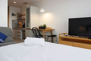 Comfy & Artsy Studio at Beverly Dago Apartment