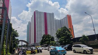 Modern Studio Apartment 27th on Top of Green Pramuka Mall