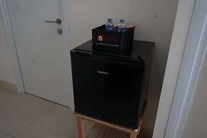 Comfortable 2BR Apartment at Green Pramuka near Mall