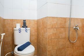 Comfortable 2BR Apartment at Green Pramuka near Mall