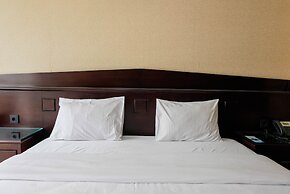 Modern Comfy Studio Apartment at U Residence