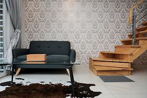 Stunning 2BR Loft Apartment at Maqna Residence