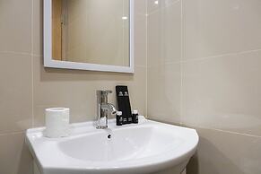 Modern 2BR Apartment at Maqna Residence