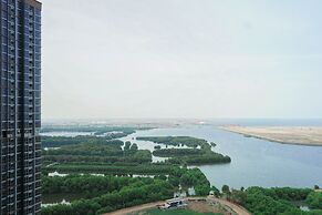 New Furnished Studio Sea View @ Gold Coast Apartment