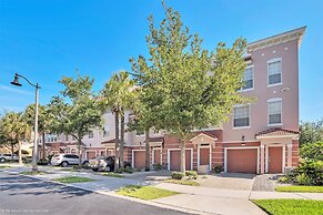 Exquisite and Airy 3BD Town Home in Vista Cay With CDC Cleaning Standa