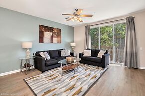 Exquisite and Airy 3BD Town Home in Vista Cay With CDC Cleaning Standa