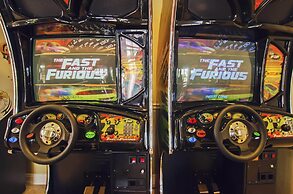 Exquisite and Airy 3BD Town Home in Vista Cay With CDC Cleaning Standa