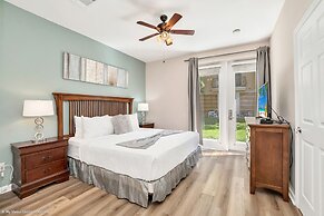 Exquisite and Airy 3BD Town Home in Vista Cay With CDC Cleaning Standa