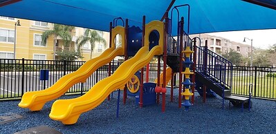 Exquisite and Airy 3BD Town Home in Vista Cay With CDC Cleaning Standa