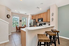 Exquisite and Airy 3BD Town Home in Vista Cay With CDC Cleaning Standa