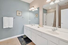 Exquisite and Airy 3BD Town Home in Vista Cay With CDC Cleaning Standa