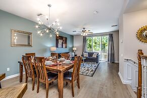 Exquisite and Airy 3BD Town Home in Vista Cay With CDC Cleaning Standa