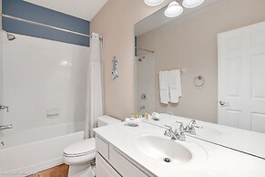 Exquisite and Airy 3BD Town Home in Vista Cay With CDC Cleaning Standa