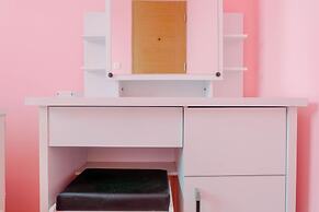 Homey and Stylist 1BR Gading Icon Apartment