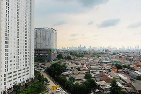 Tidy Studio Apartment at Bassura City near Shopping Mall