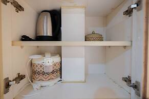 Comfy Studio Room Apartment at Kebagusan City