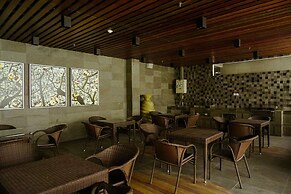 2Bedroom Sky Terrace Apartment with Pool View