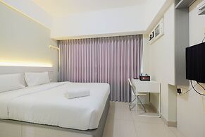 Elegant Studio Room at Springlake Summarecon Apartment