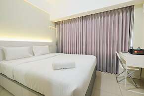 Elegant Studio Room at Springlake Summarecon Apartment
