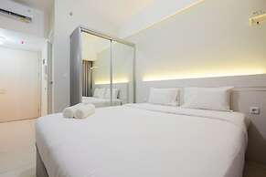 Elegant Studio Room at Springlake Summarecon Apartment