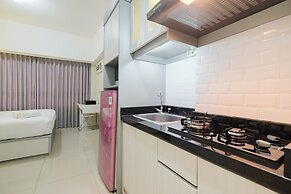 Elegant Studio Room at Springlake Summarecon Apartment